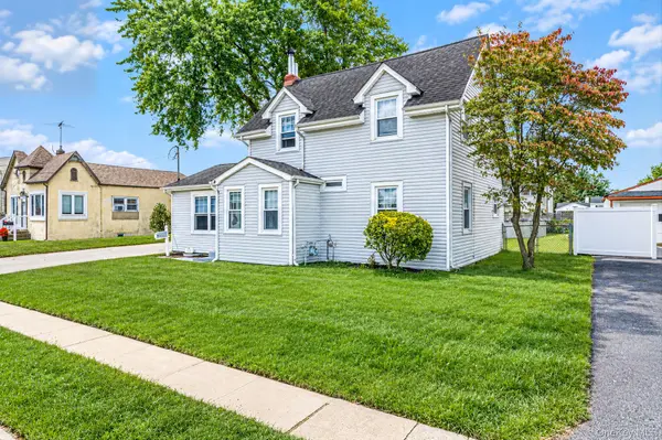 131 E Alhambra AVE, Lindenhurst, NY 11757