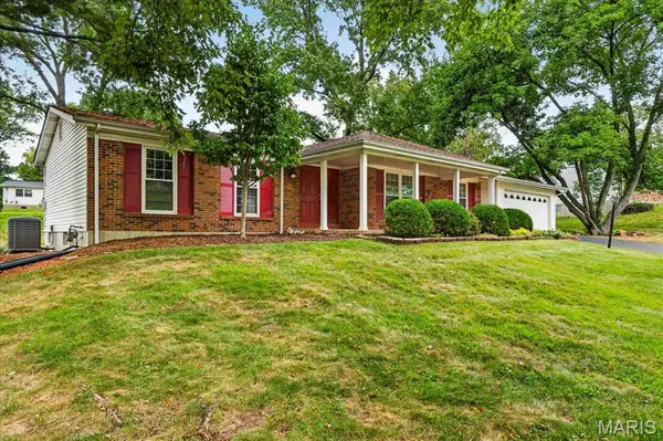 12109 Lake Constance DR, St Louis, MO 63146