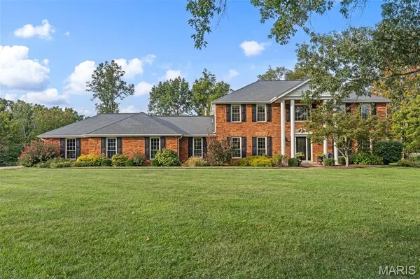 9 Clarkson Farm DR, Chesterfield, MO 63017