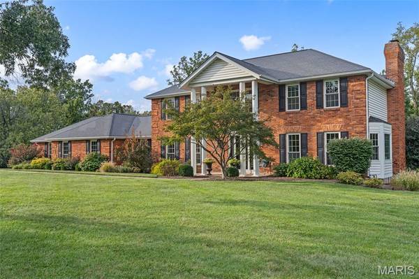 9 Clarkson Farm DR, Chesterfield, MO 63017