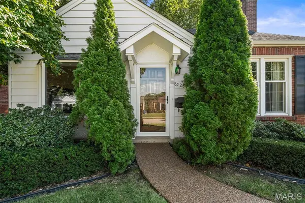 8528 Douglas CT, St Louis, MO 63144