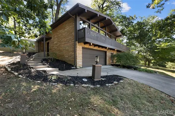 1929 W Cape Rock DR, Cape Girardeau, MO 63701