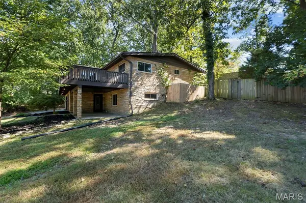 1929 W Cape Rock DR, Cape Girardeau, MO 63701