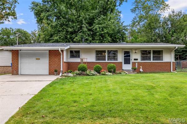 1320 Paddock DR, Florissant, MO 63033