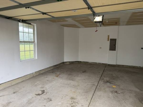 443 Autumn DR, Beecher, IL 60401