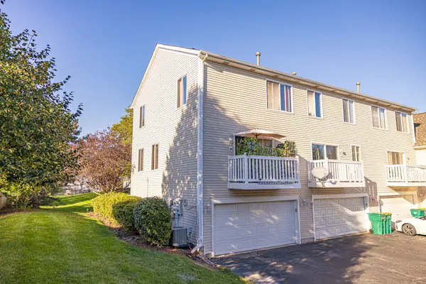 517 Silver Leaf DR #517, Joliet, IL 60431
