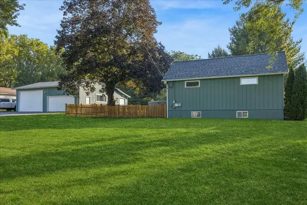 8014 Hillside RD, Crystal Lake, IL 60012