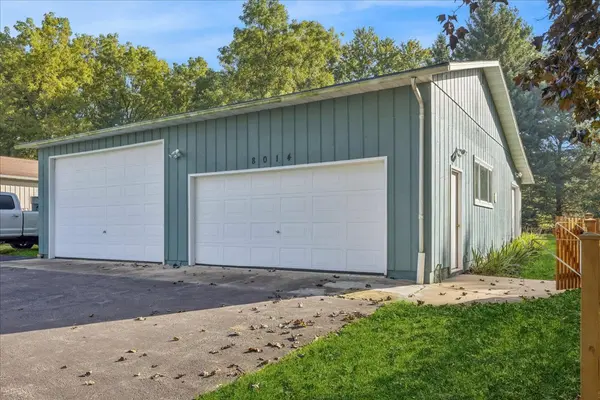 8014 Hillside RD, Crystal Lake, IL 60012