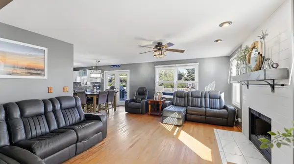 426 Badger LN, Oswego, IL 60543