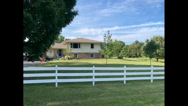 13202 W 21ST ST, Wadsworth, IL 60083