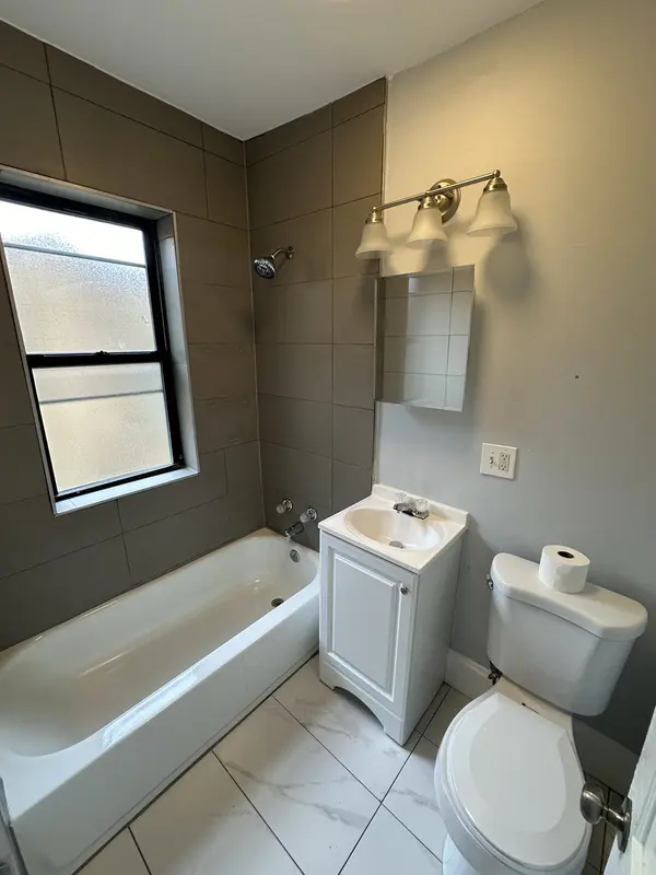 7331 N Honore ST #2A, Chicago, IL 60626