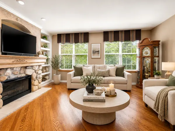 505 Pheasant TRL, St. Charles, IL 60174