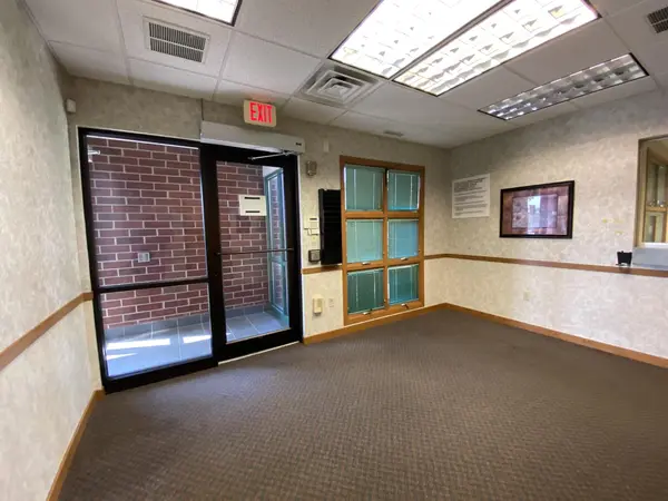 808-810 E Lincolnway, Valparaiso, IN 46383