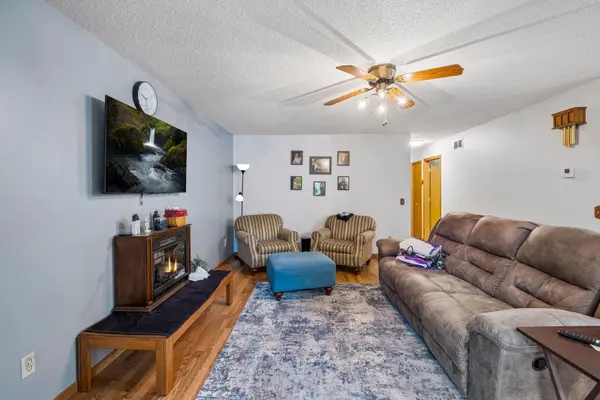 14324 Glenda DR, Apple Valley, MN 55124
