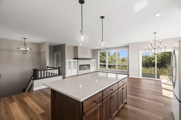 17852 Ellsworth DR, Lakeville, MN 55044
