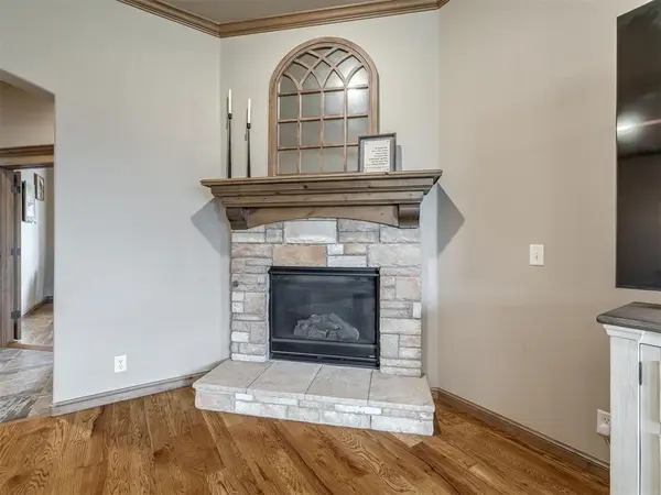 724 Northern Dancer DR, Edmond, OK 73025