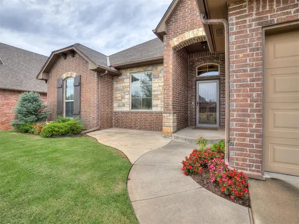 724 Northern Dancer DR, Edmond, OK 73025