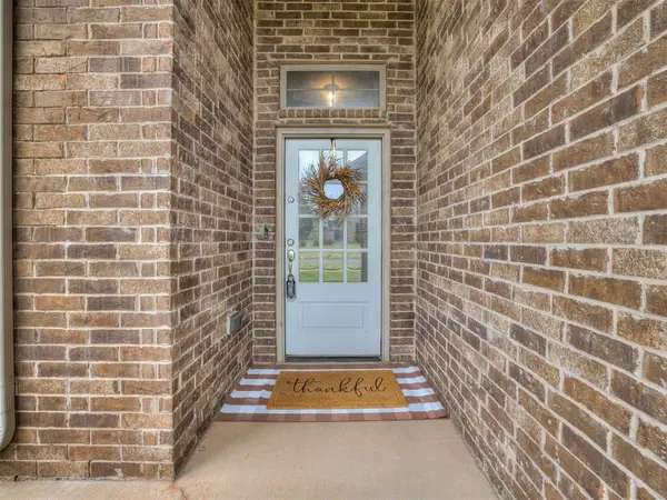 19128 Rush Springs LN, Edmond, OK 73012