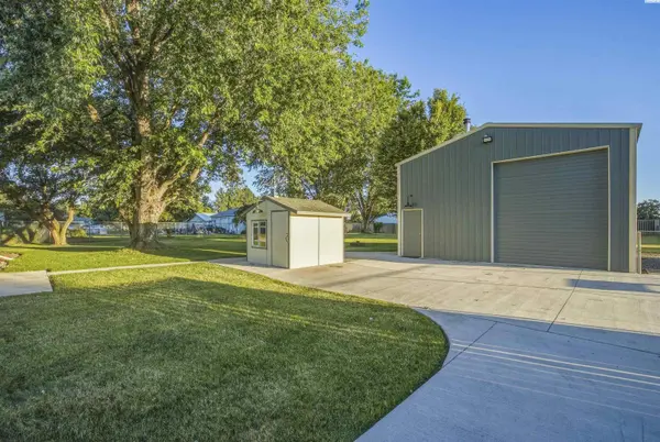 264 Merry Lane, Burbank, WA 99323