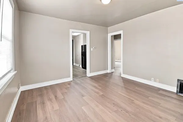 300 NE Kamiaken St, Pullman, WA 99163