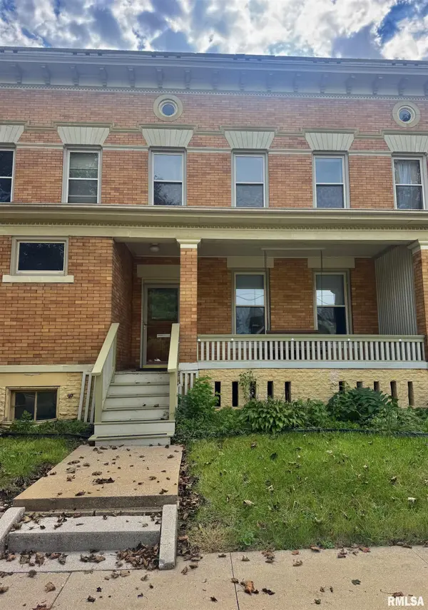 300 S A ST #4, Monmouth, IL 61462