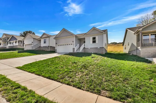 1162 Tybee Dr, Clarksville, TN 37042