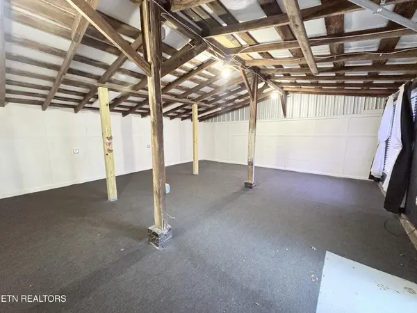 409 N 3rd St, Kingston, TN 37763