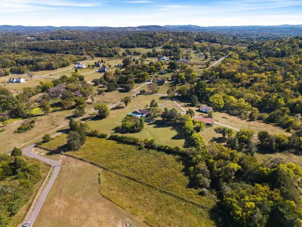 1975 Philadelphia Rd, Lebanon, TN 37087