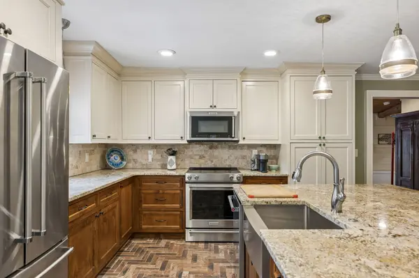 121 Park Cir, Columbia, TN 38401
