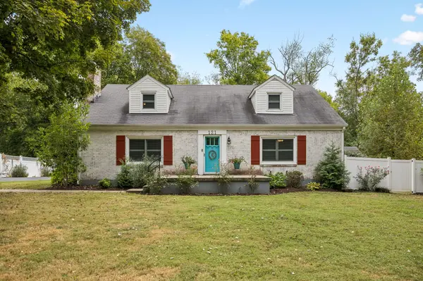 121 Park Cir, Columbia, TN 38401
