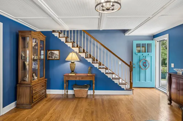 121 Park Cir, Columbia, TN 38401