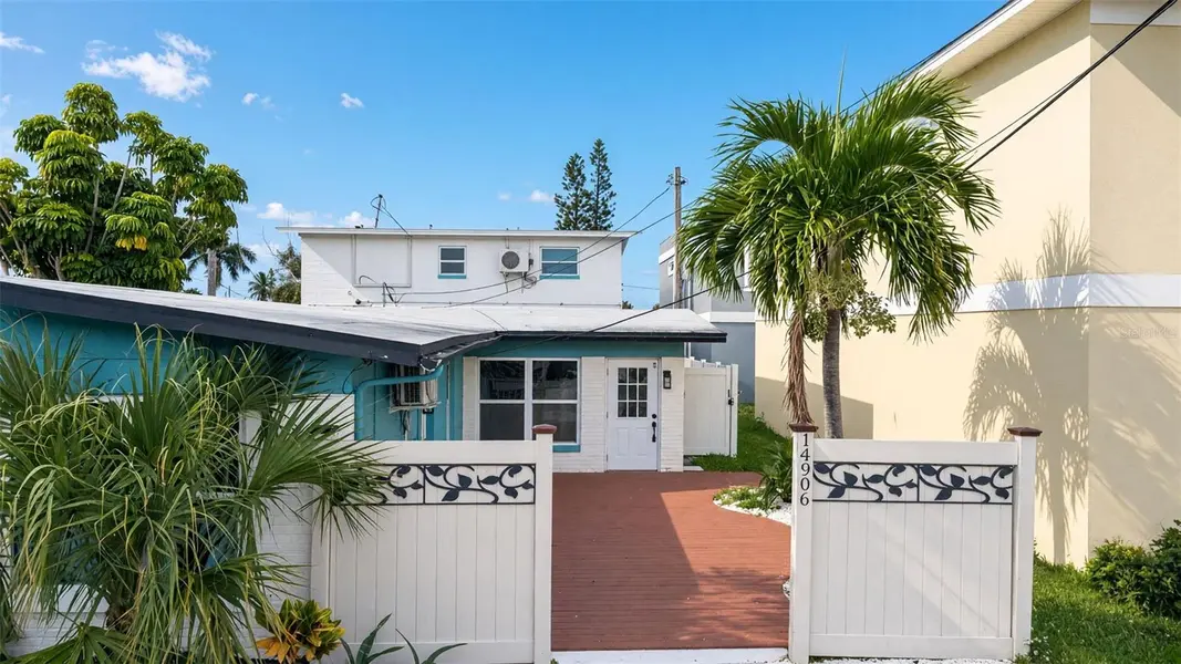 14906 N BAYSHORE DR, Madeira Beach, FL 33708