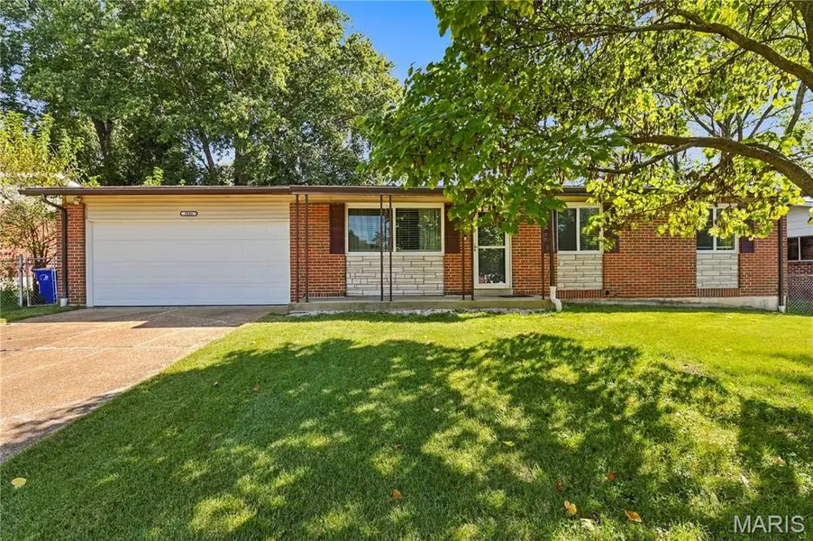 3248 Greenbridge DR, Bridgeton, MO 63044