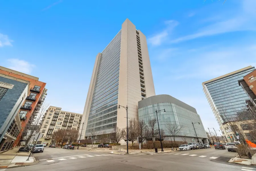 500 W Superior ST #1306, Chicago, IL 60654
