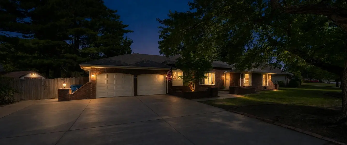 1135 N Patrick Henry St, Derby, KS 67037