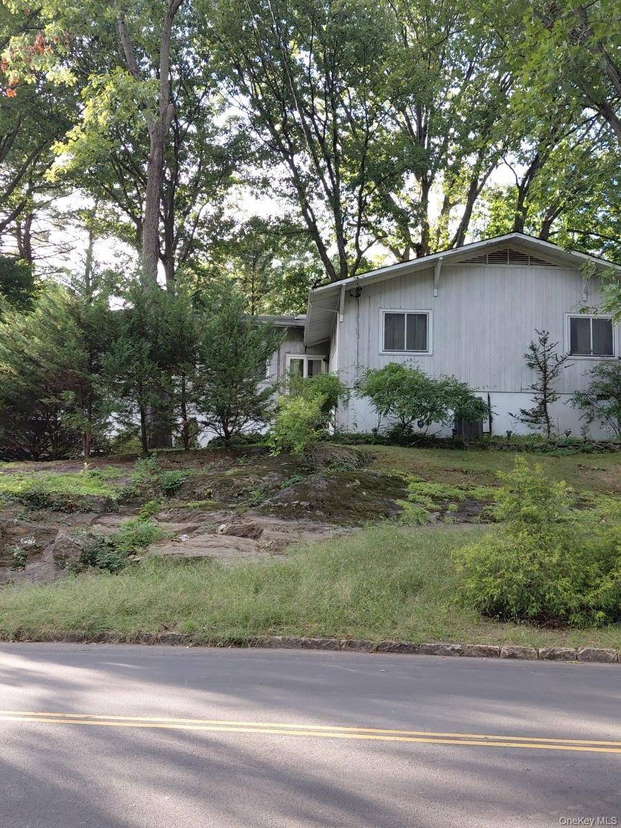 26 Soundview DR, Eastchester, NY 10709
