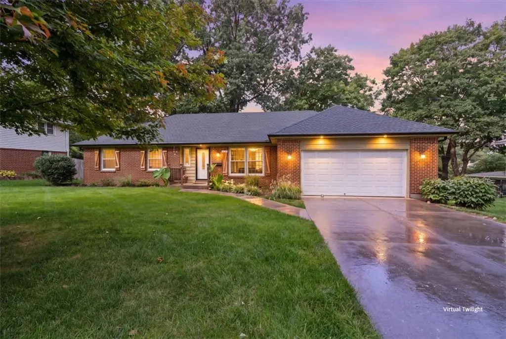 10616 Oak ST, Kansas City, MO 64114