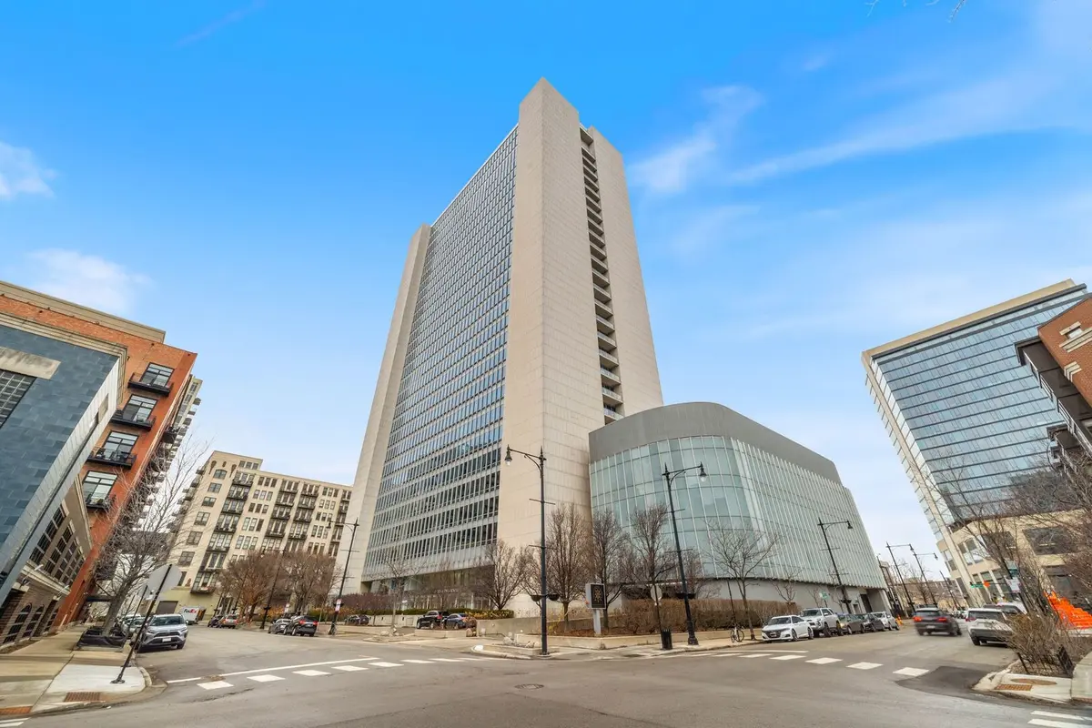 500 W Superior ST #1306, Chicago, IL 60654