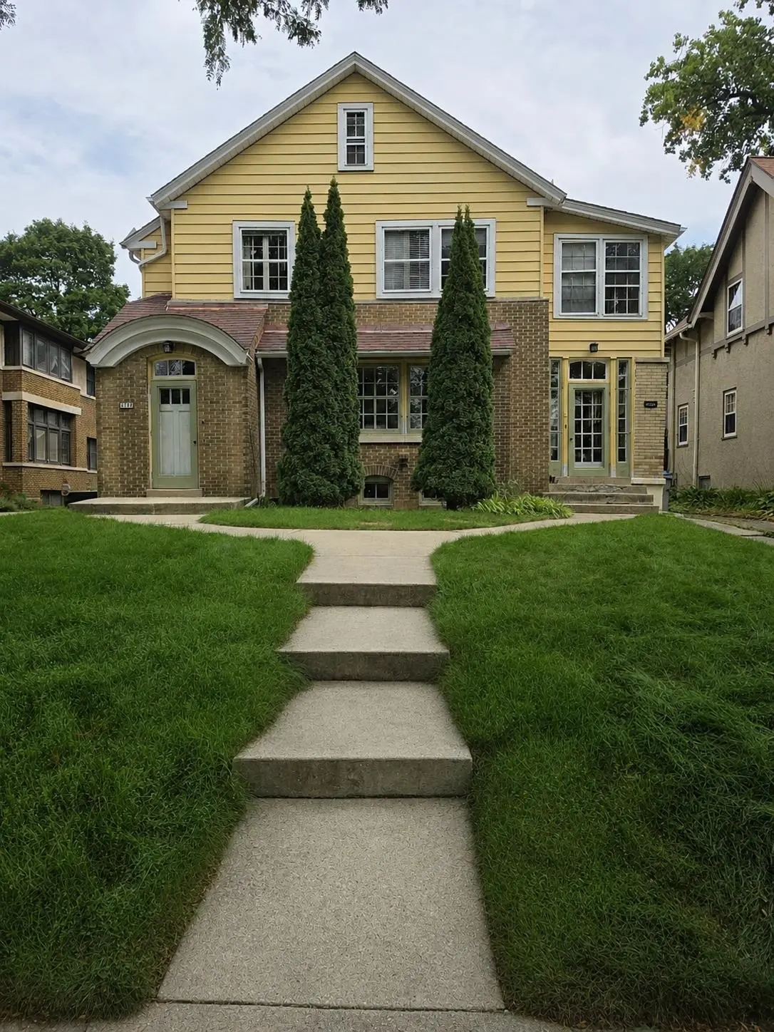 2928 N DOWNER AVE, Milwaukee, WI 53211