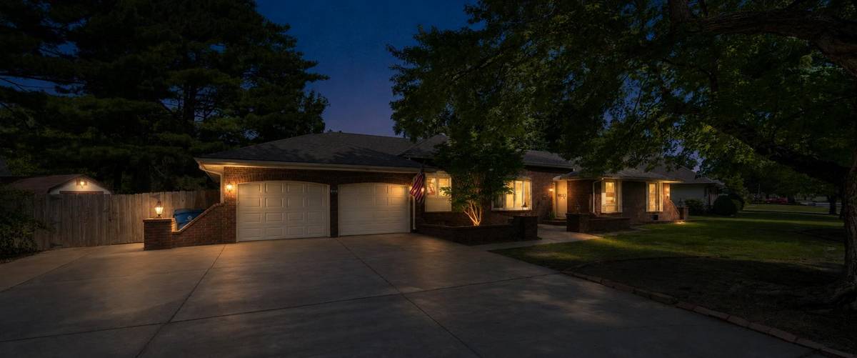 1135 N Patrick Henry St, Derby, KS 67037