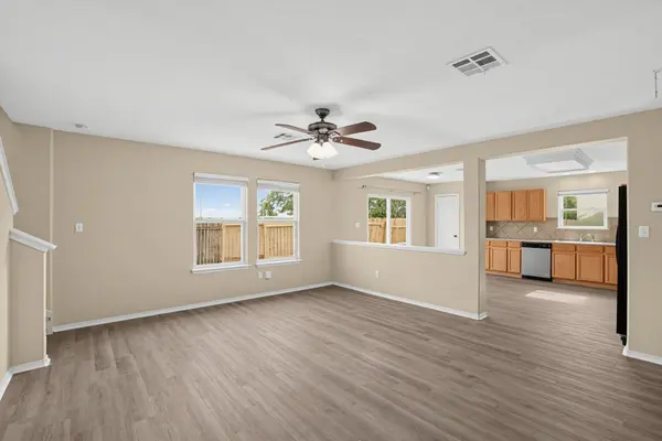 114 Hays Forest CV, Elgin, TX 78621