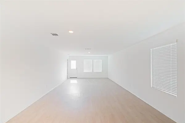 117 Dark Victory RD, Jarrell, TX 76537