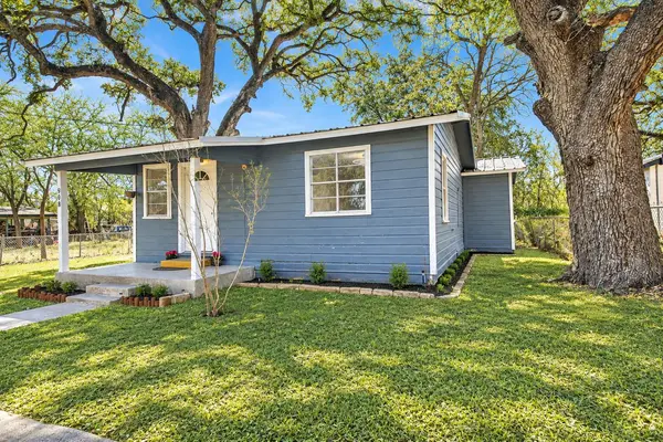 908 Tank ST, Lockhart, TX 78644