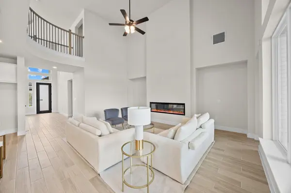 213 Horsemint LN, Georgetown, TX 78633