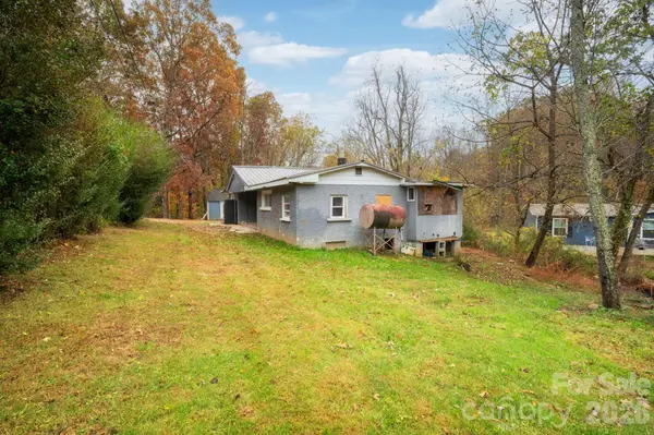 226 Mount Allen HTS, Black Mountain, NC 28711