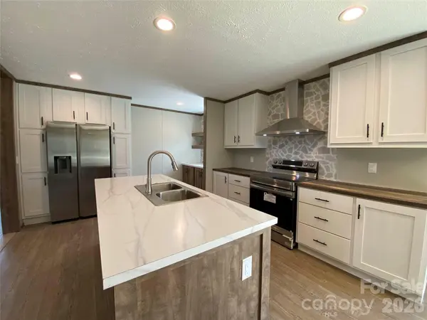 5726 Landon PL, Heath Springs, SC 29058