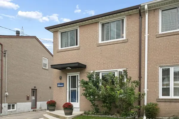 7 Ellendale DR, Toronto E04, ON M1P 1M9