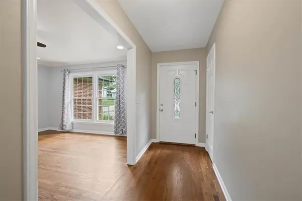 10616 Oak ST, Kansas City, MO 64114