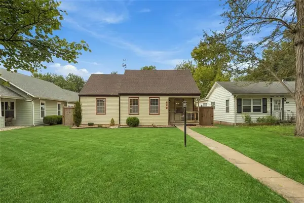 825 S Mulberry ST, Ottawa, KS 66067
