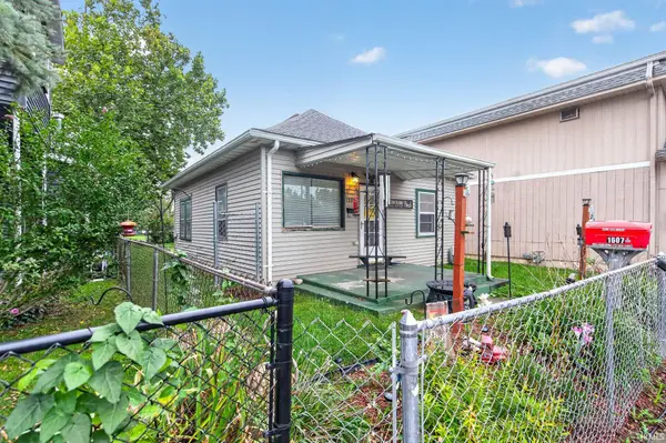 1607 G AVE, New Castle, IN 47362